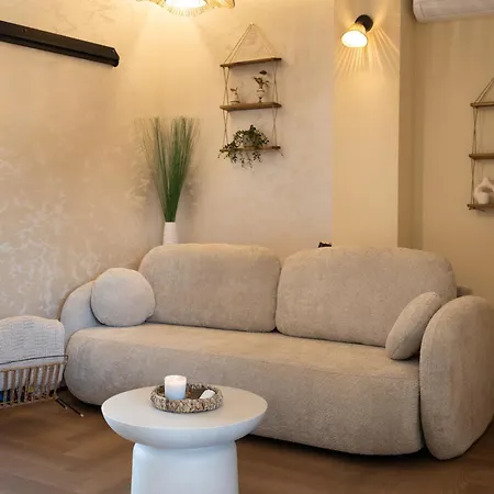 Stylish Two-room With A Sea View Daire